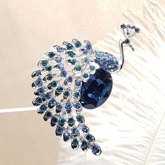 Brand New Blue Rhinestone Peacock Brooch Pin - Picture 1 of 5